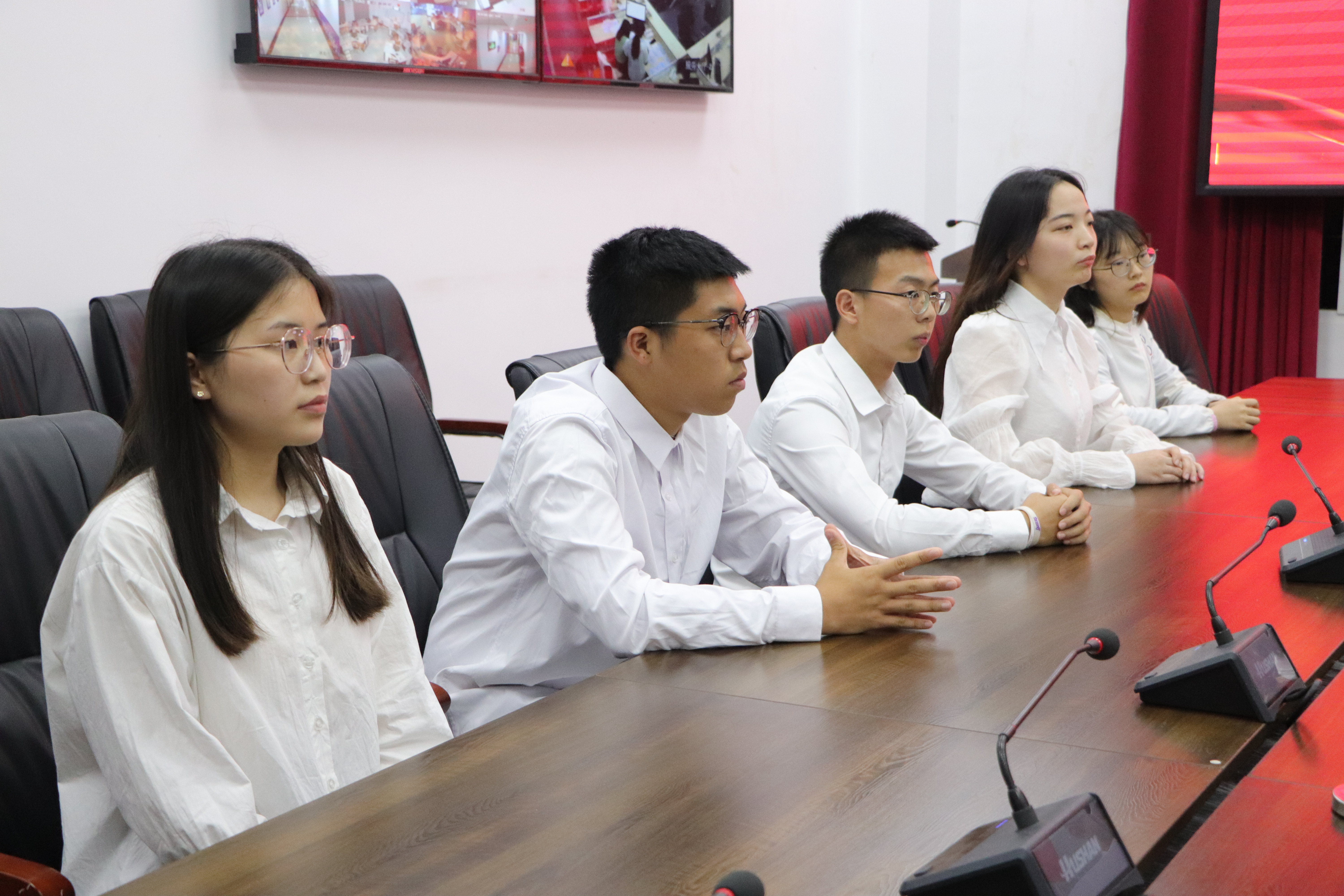 面试(1).JPG 面试(1).JPG